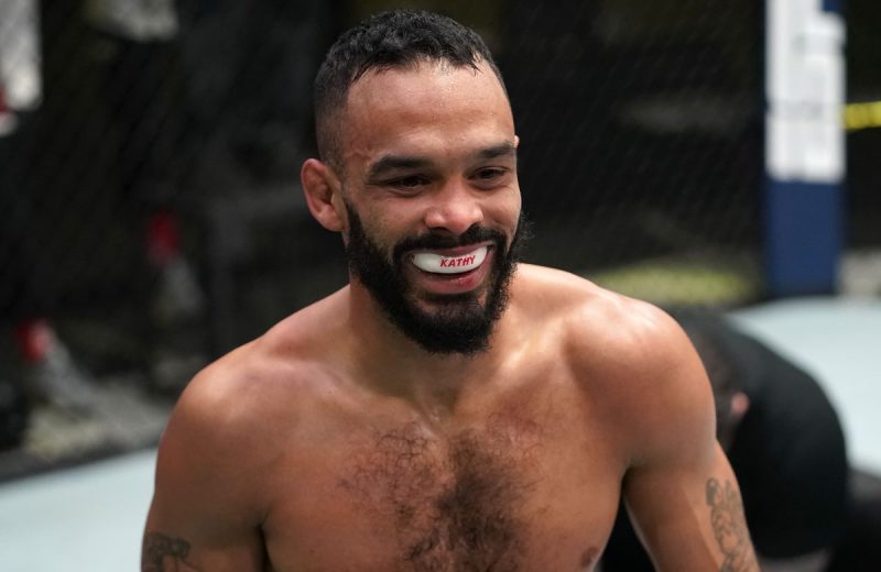 UFC. Прогноз на бой Роб Фонт – Жозе Альдо, 5 декабря